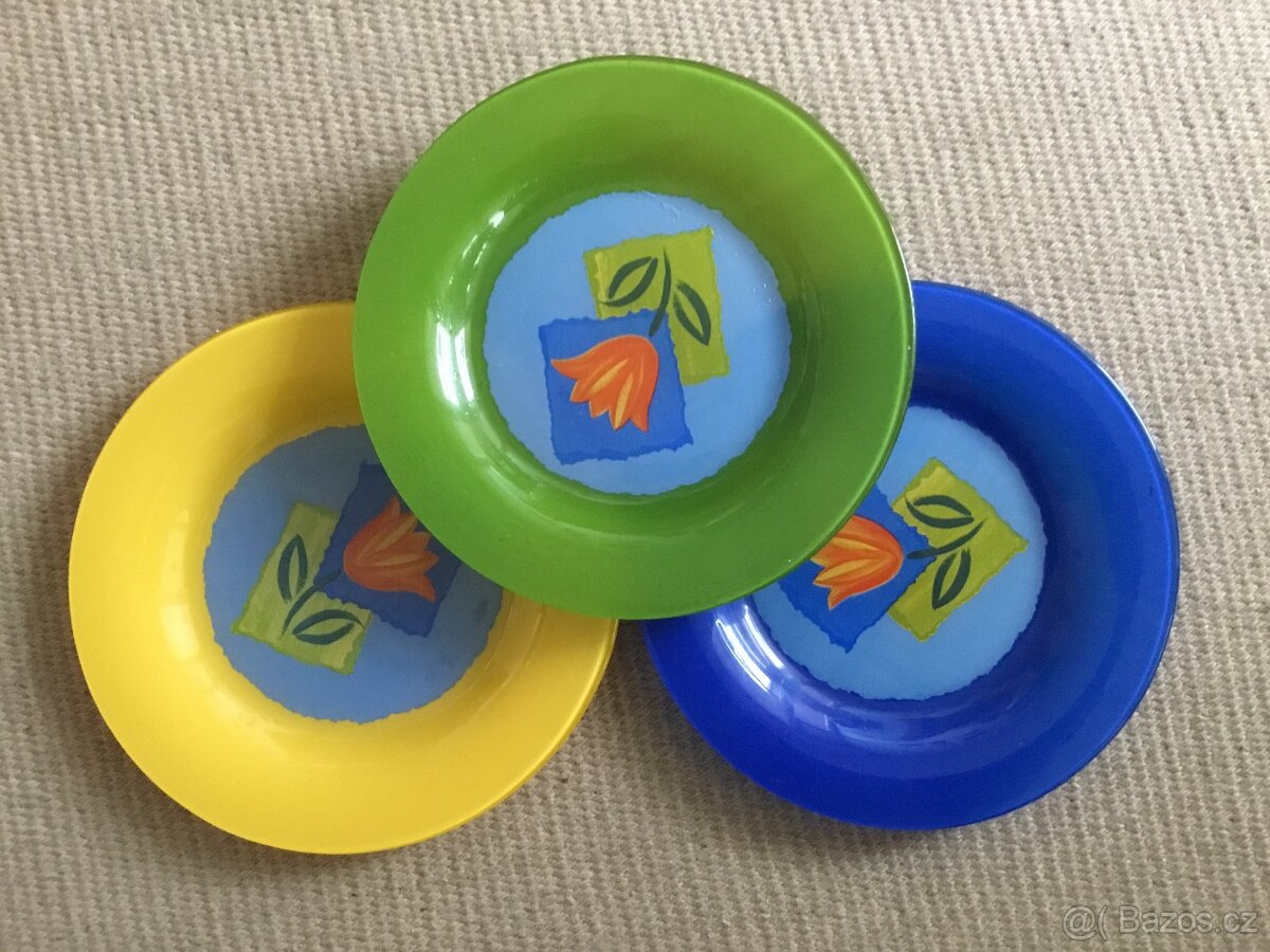 misa pevne sklo, ruzne sklenice - 17