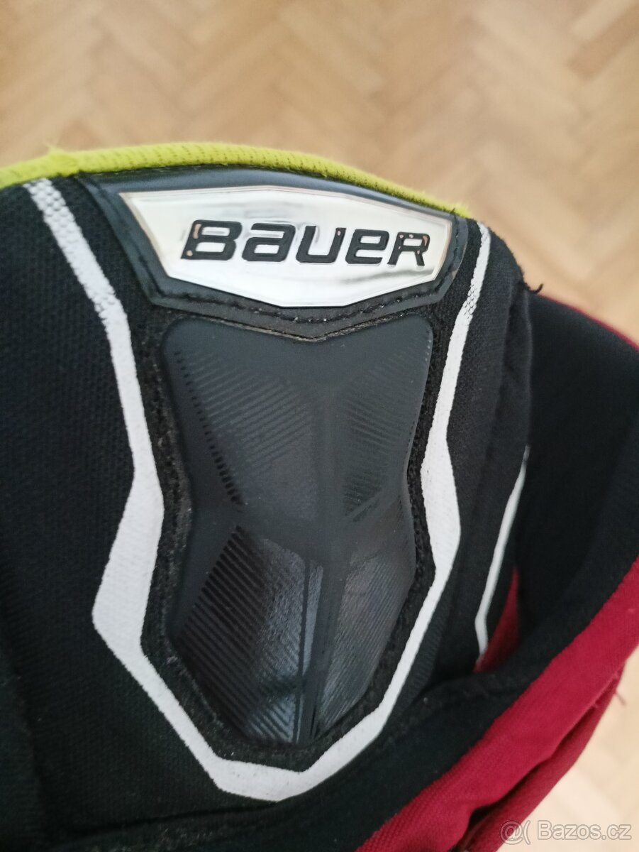 hokejová výstroj(hokejka+helmy+kalhoty+taška+chrániče) - 17