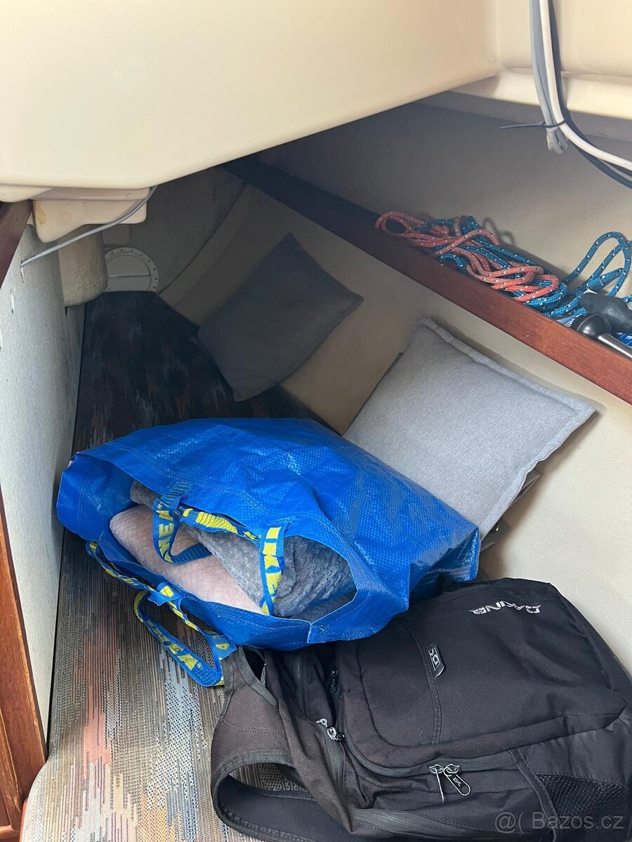 Kajutová plachetnice C&C30 - 17