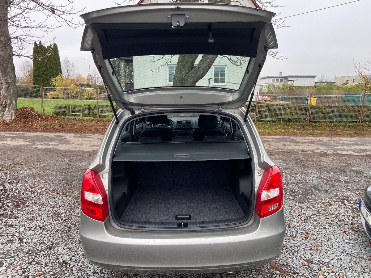 Škoda Fabia 1,2 TSi 77kW DSG Tempomat, AC - 17