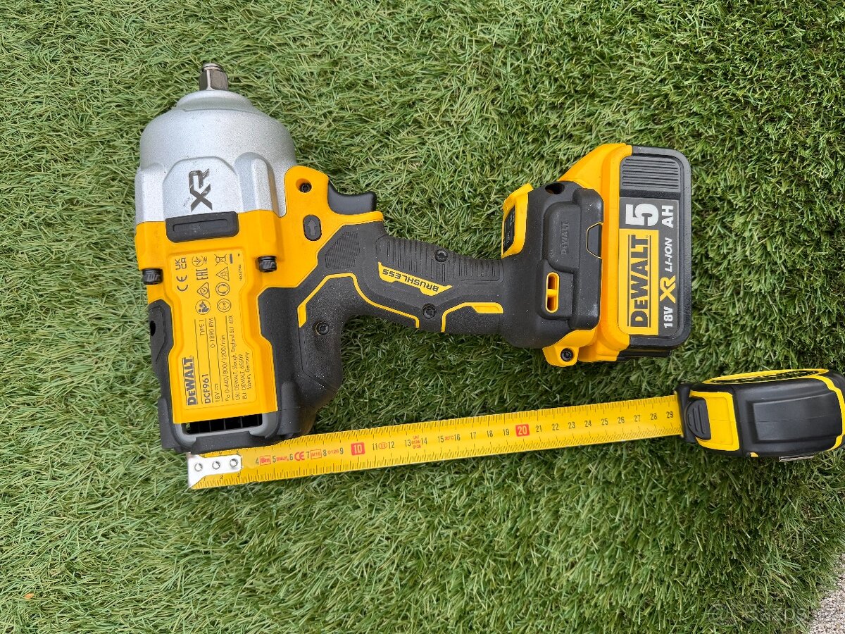Dewalt DCF961 rázový utahovák 18V momentem až 2373 Nm TOP - 17