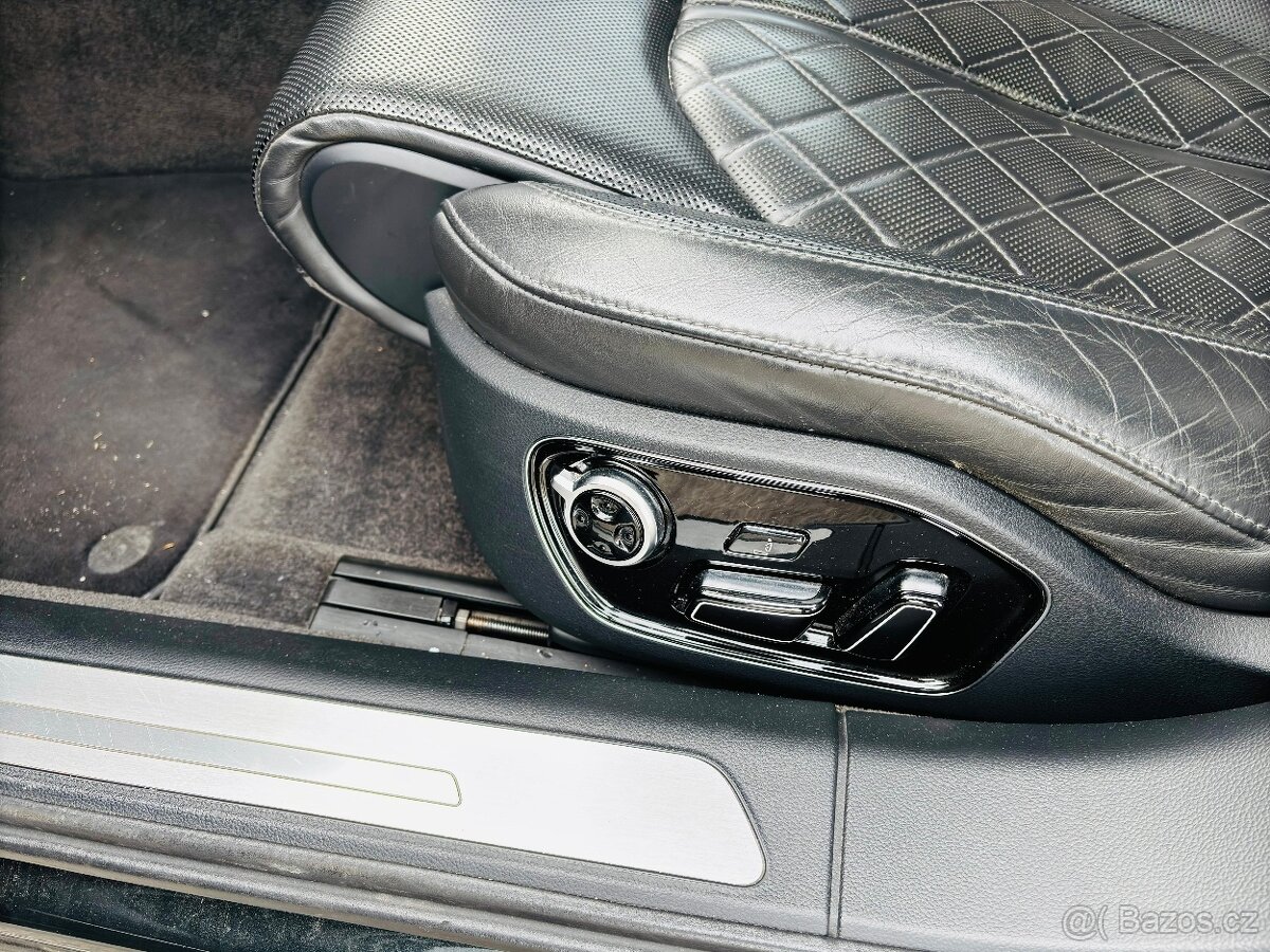 Audi A8 sedan - 17