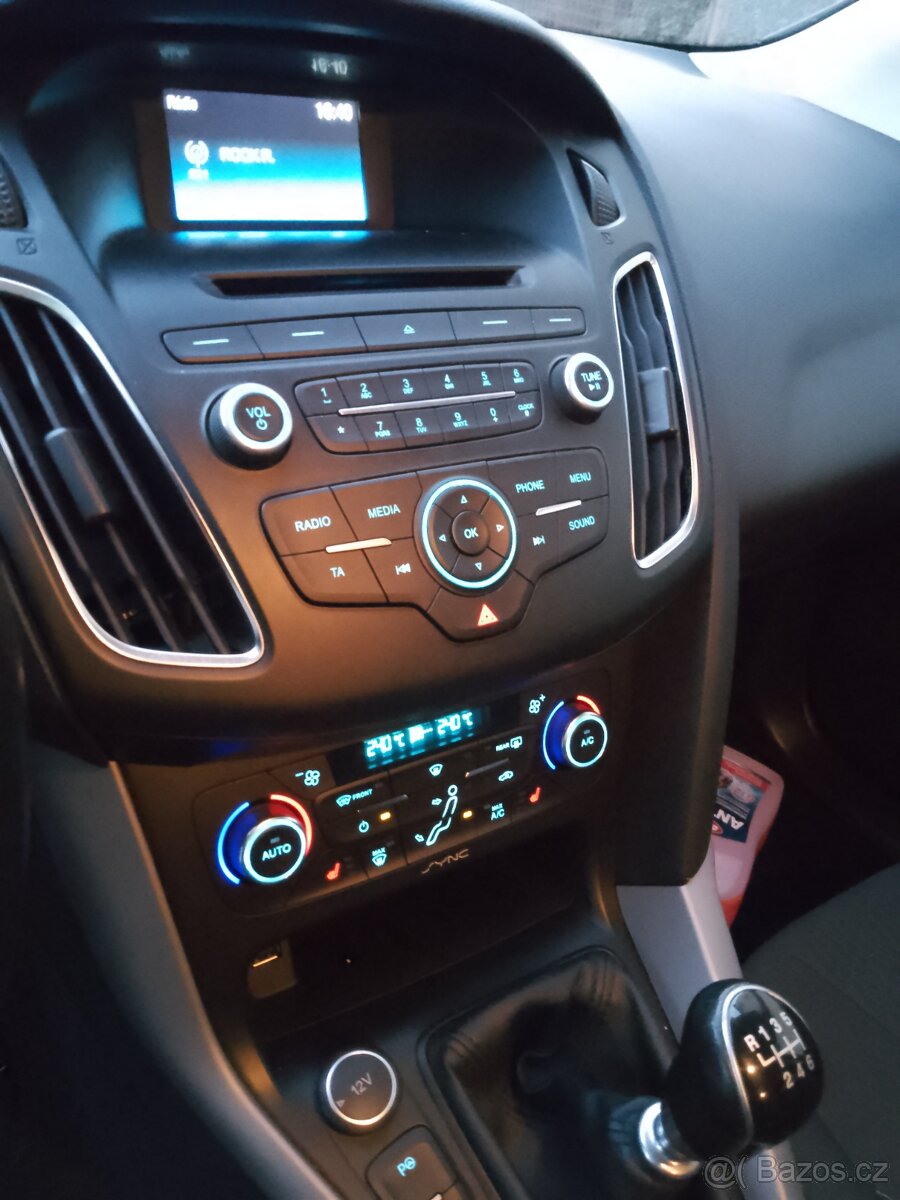 Ford Focus kombi benzin facelift 2016 165 tis km - 17