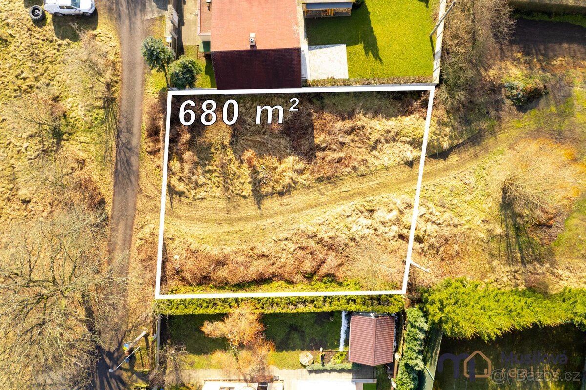 Prodej stavebního pozemku 1738 m2 - 17