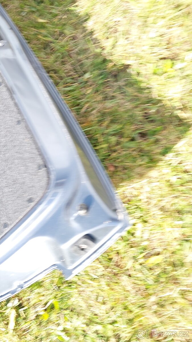 ŠKODA ROOMSTER– DVEŘE KUFRU ŠEDÉ - 17