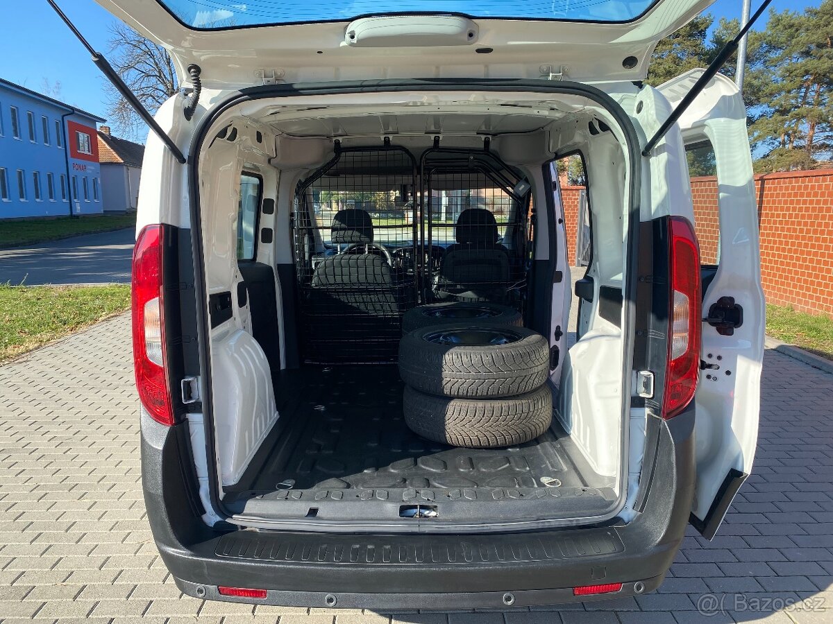 Fiat Dobló Cargo 1.6 JTD MULTIJET SX,PLNÁ VÝBAVA - 17