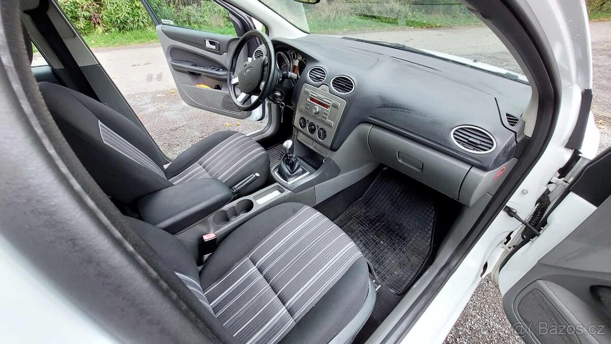 Ford Focus kombi 1,6 - 17