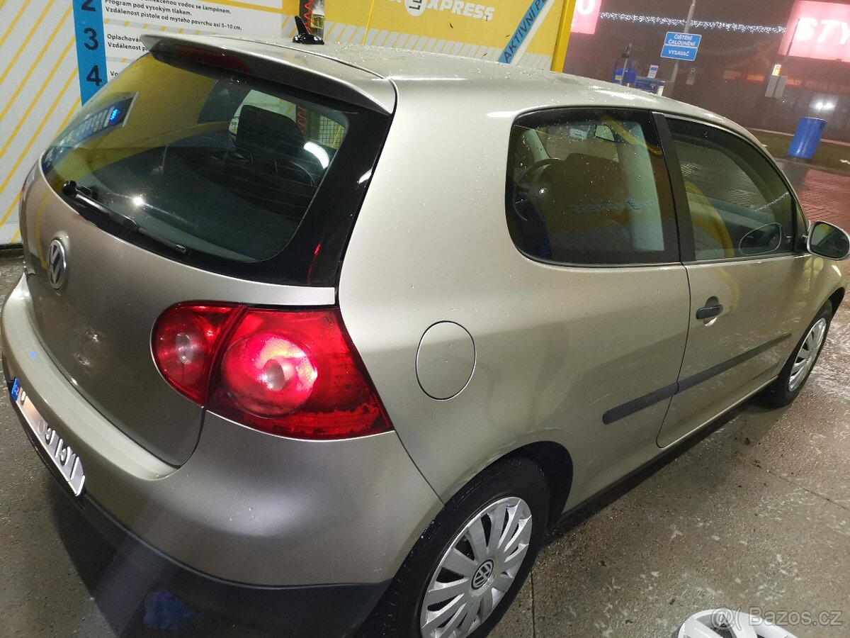 Prodám VW GOLF 5 1,4 55Kw 2005 ,Euro 4 - 17