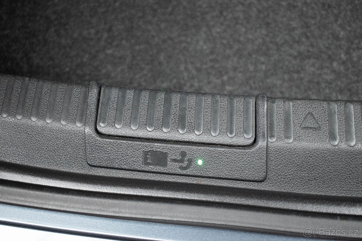 Škoda Superb, 2.0 TDI 110kW DSG TAŽNÉ DPH ČR - 17