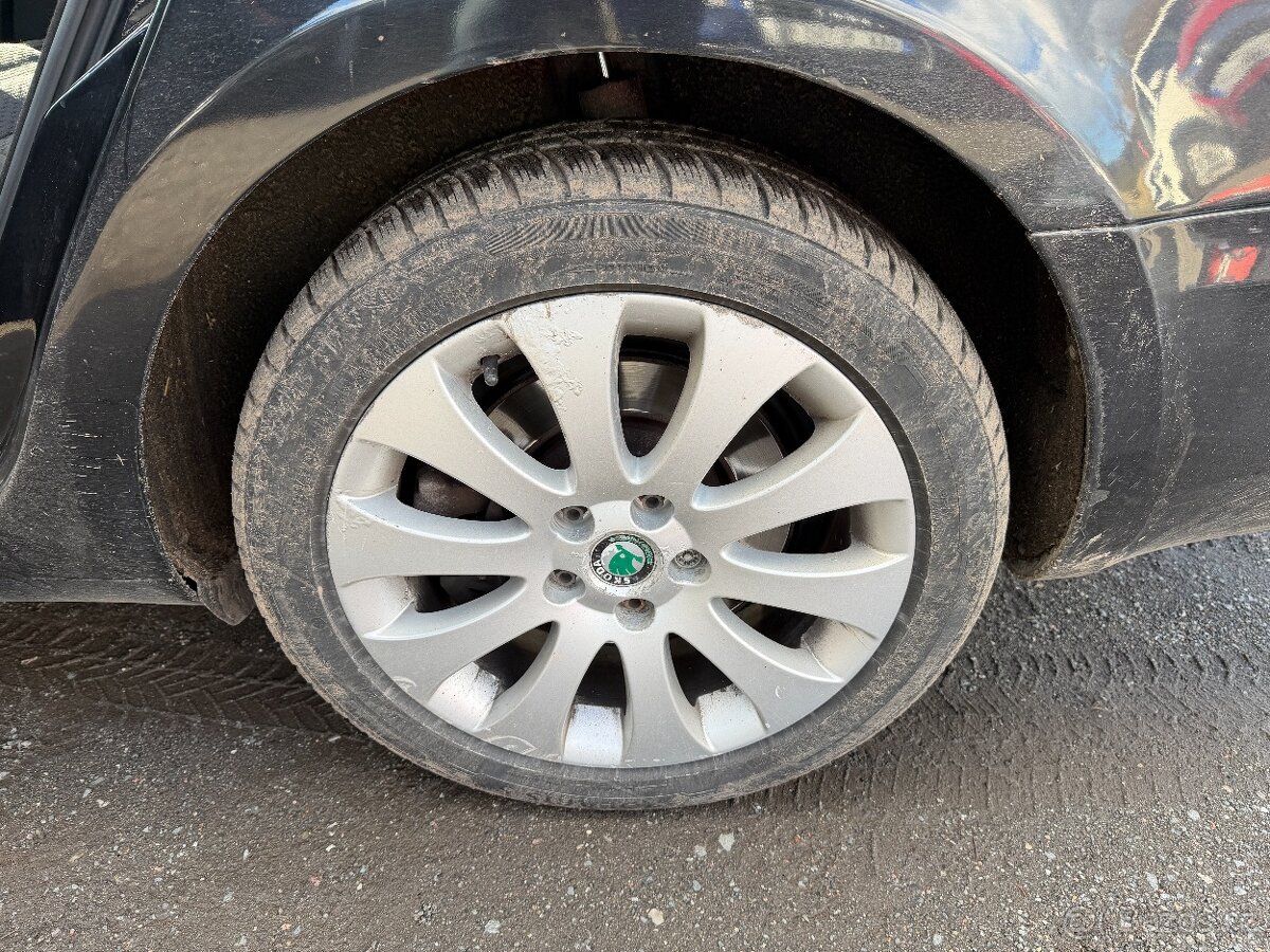 Škoda Superb 3.6 V6 4x4 DSG - 17