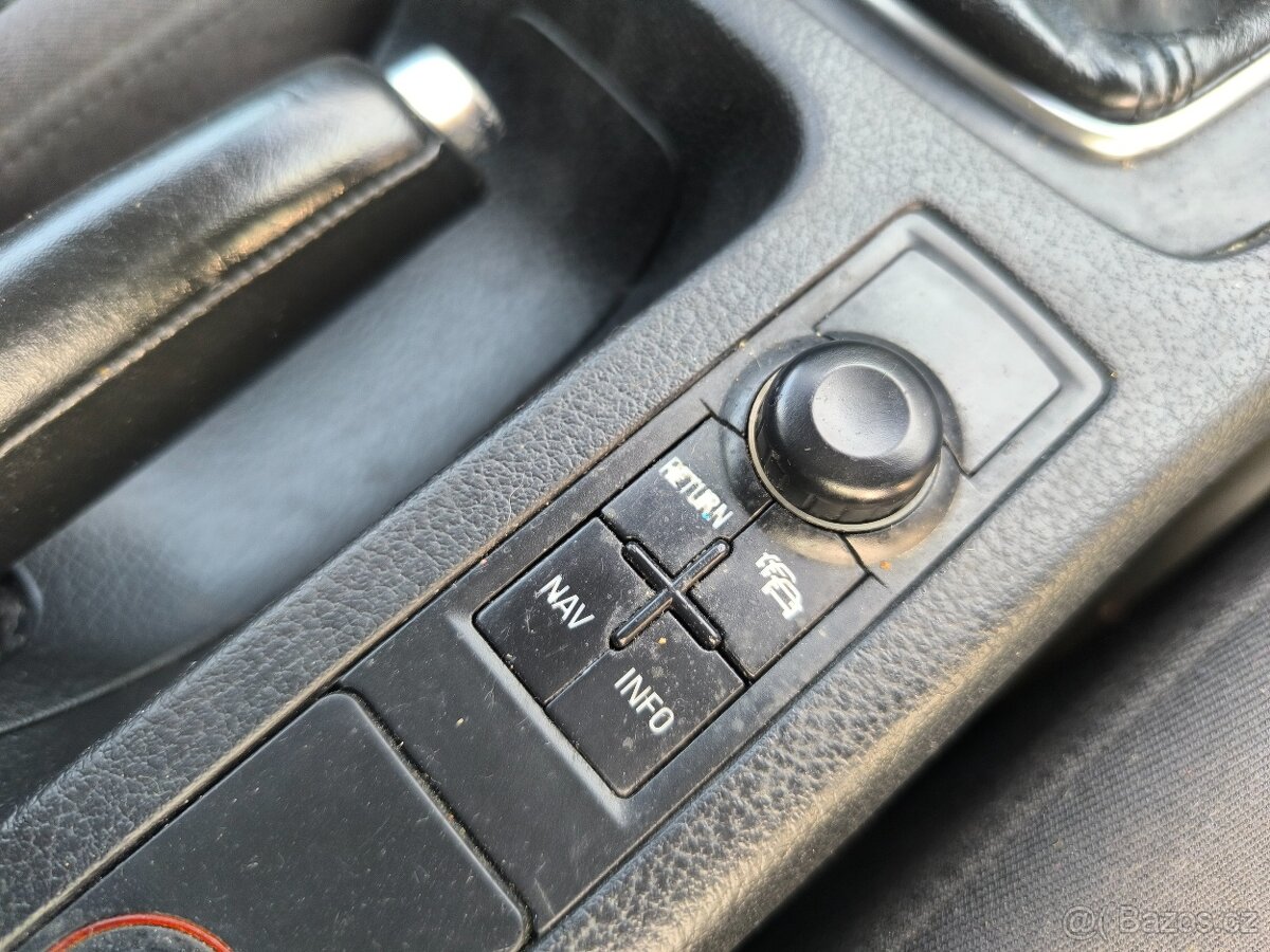 Audi A4, 4X4,30TDI,MANUÁL,KRÁSNÁ,SERVIS - 17