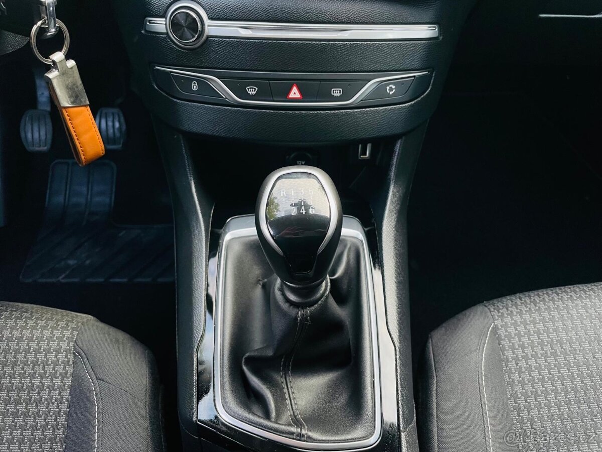 Peugeot 308 1.5HDi ROK 2020 MANUÁL LED NAVI SENZORY - 17