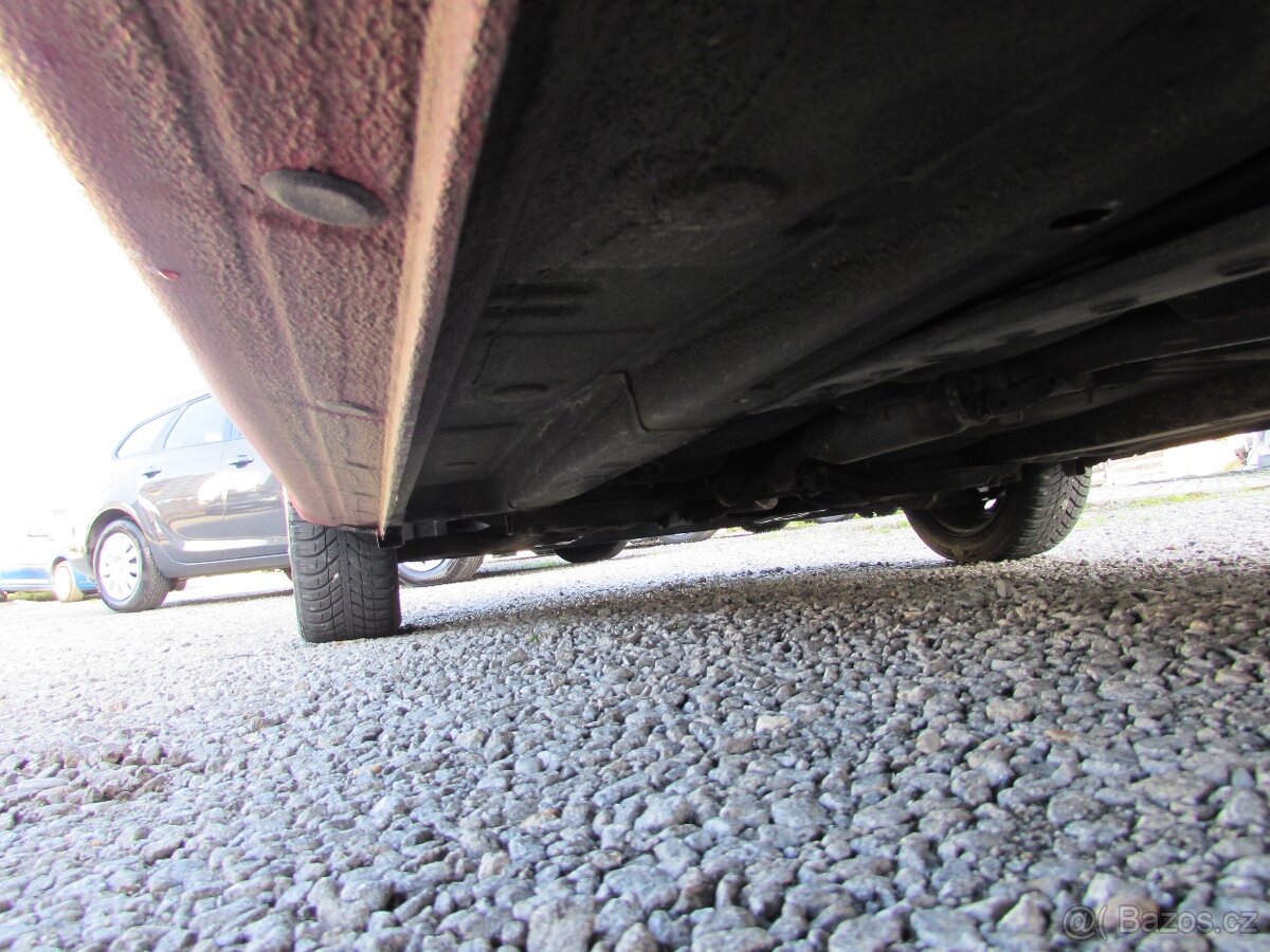 Hyundai i10 1.1i 51kW, nová STK, serviska, klima - 17