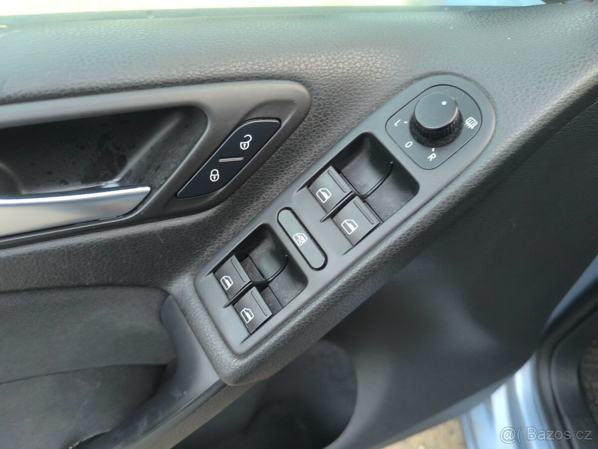 Volkswagen Golf, TDI 66KW,PĚKNÝ,SERVISKA,1MAJ57 - 17