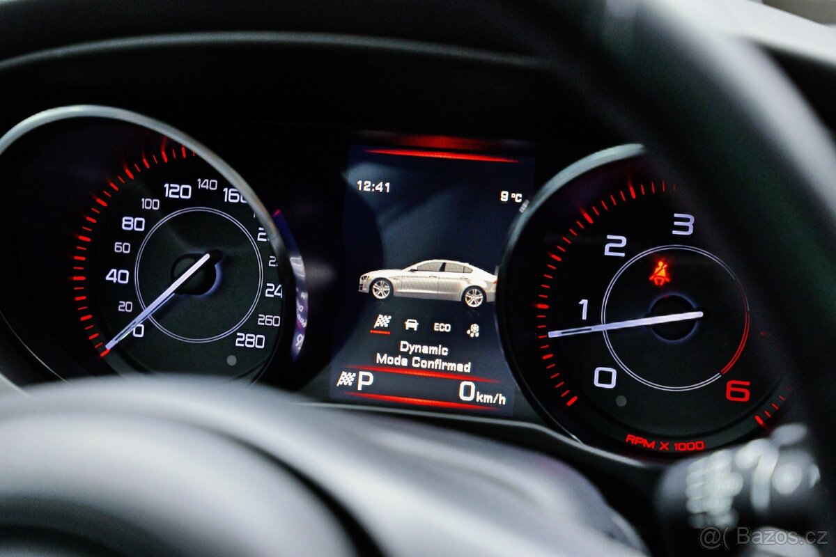 Jaguar XE | 2016 | 2.0D | 132 kw - 17