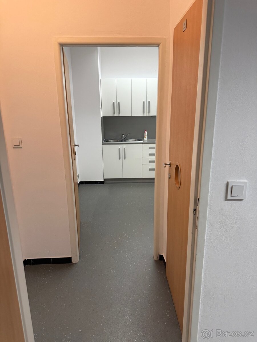 Nabídka pronájmu kancelářských prostor Vsetín - 17
