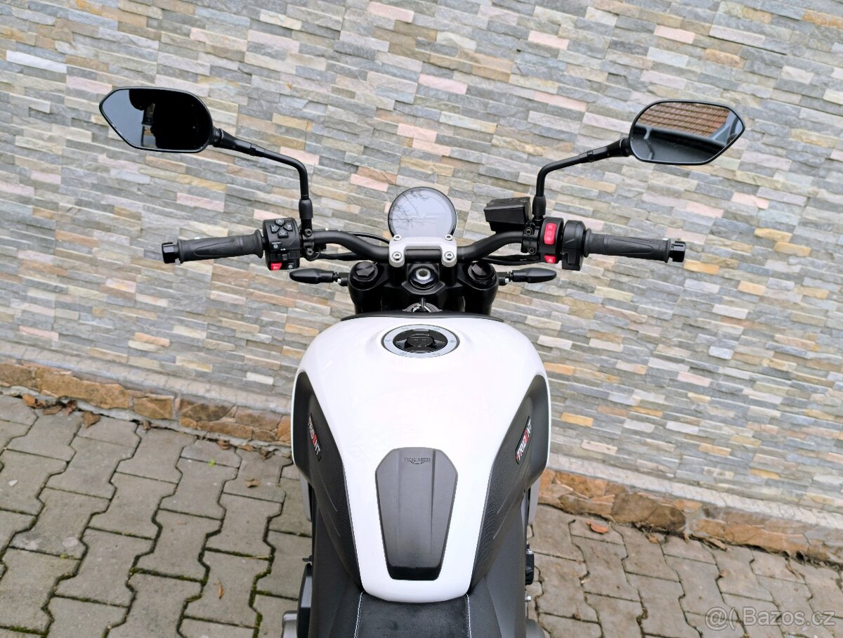 TRIUMPH Trident 660 - 17
