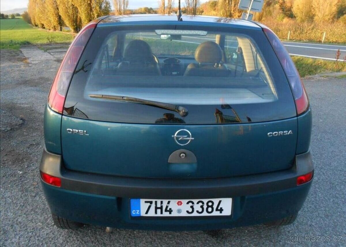 Opel Corsa 1,0 12V Club benzín - 17