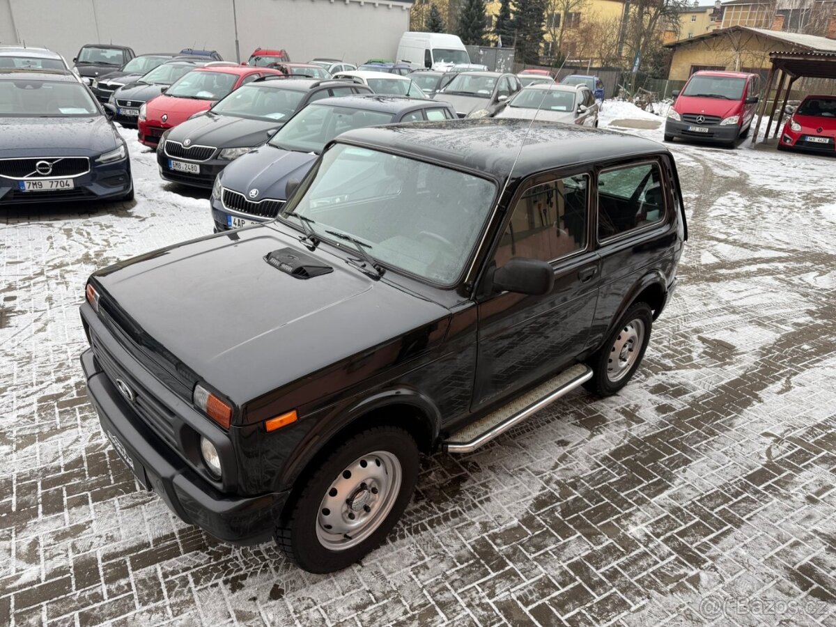 Lada Niva Urban Bronto 1.7i - 2016 - 17