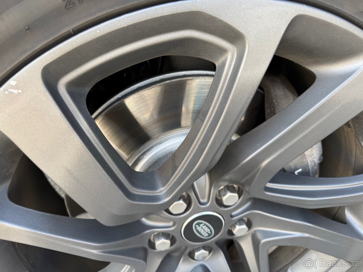 Land Rover Discovery 3.0 TDV6 AWD HSE ČR DPH - 17