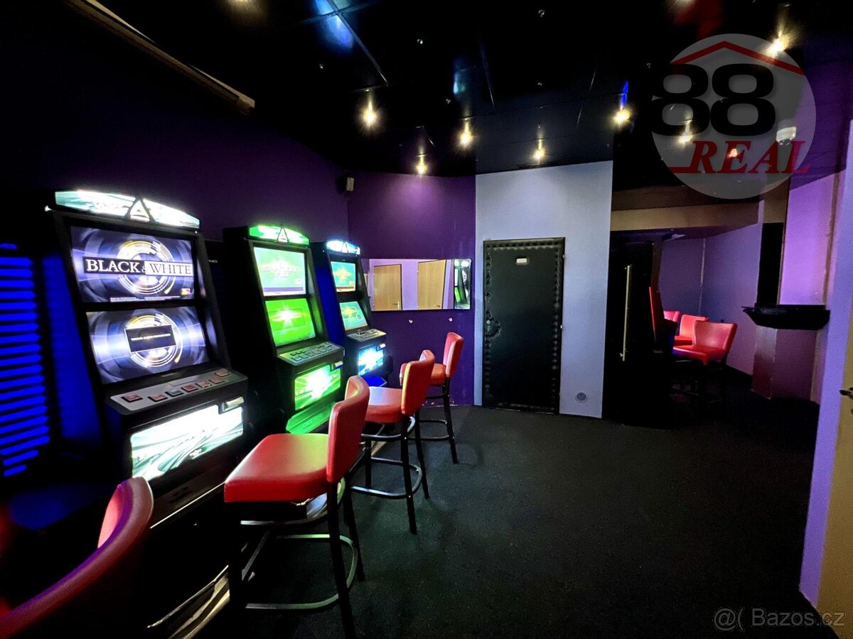 Prodej komerčního areálu 1832 m2, 17. listopadu, Klášterec - 17