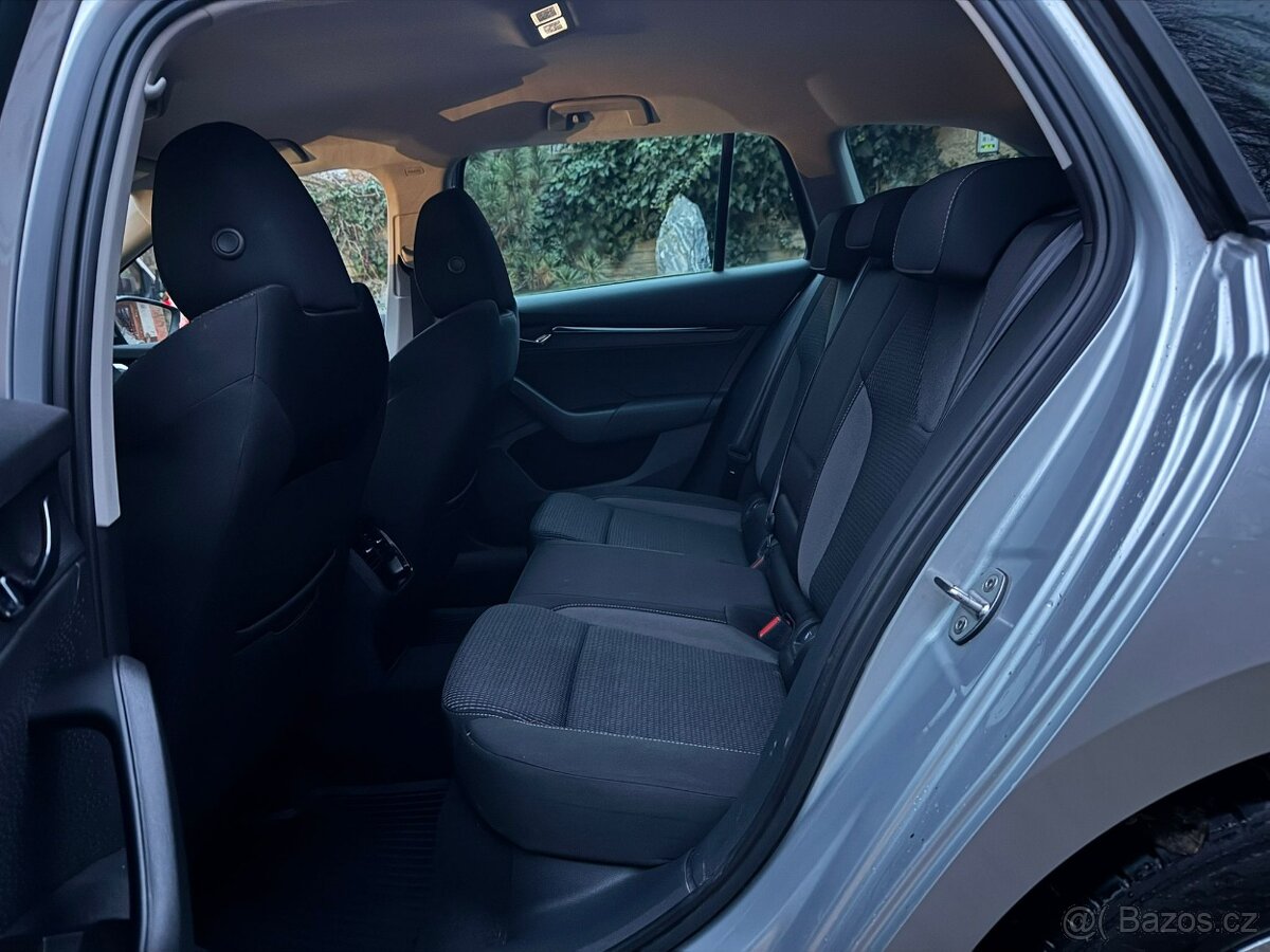 Škoda Octavia 1.5TSi 1.MAJ ČR NEBOUR. ZÁRUKA - 17
