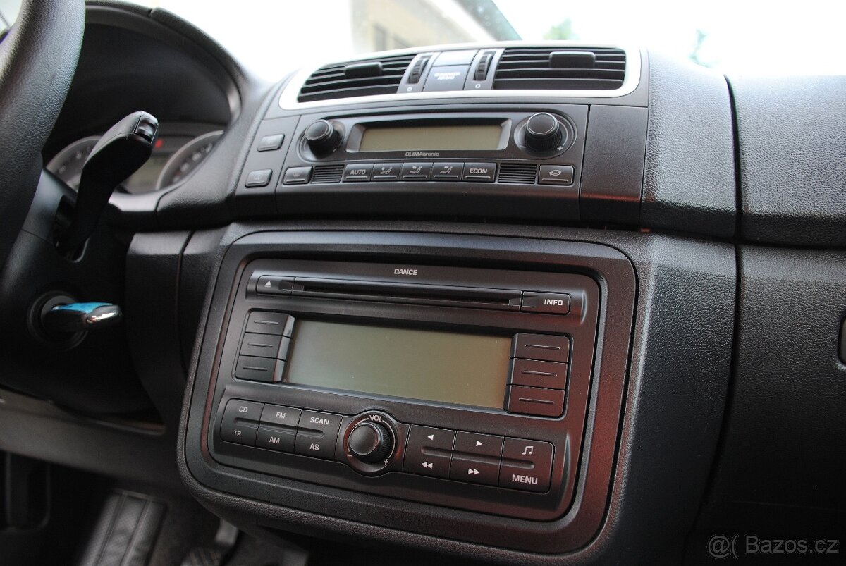 Škoda Roomster 1.2 51kW - climatronic - výhřev sedadel - 17