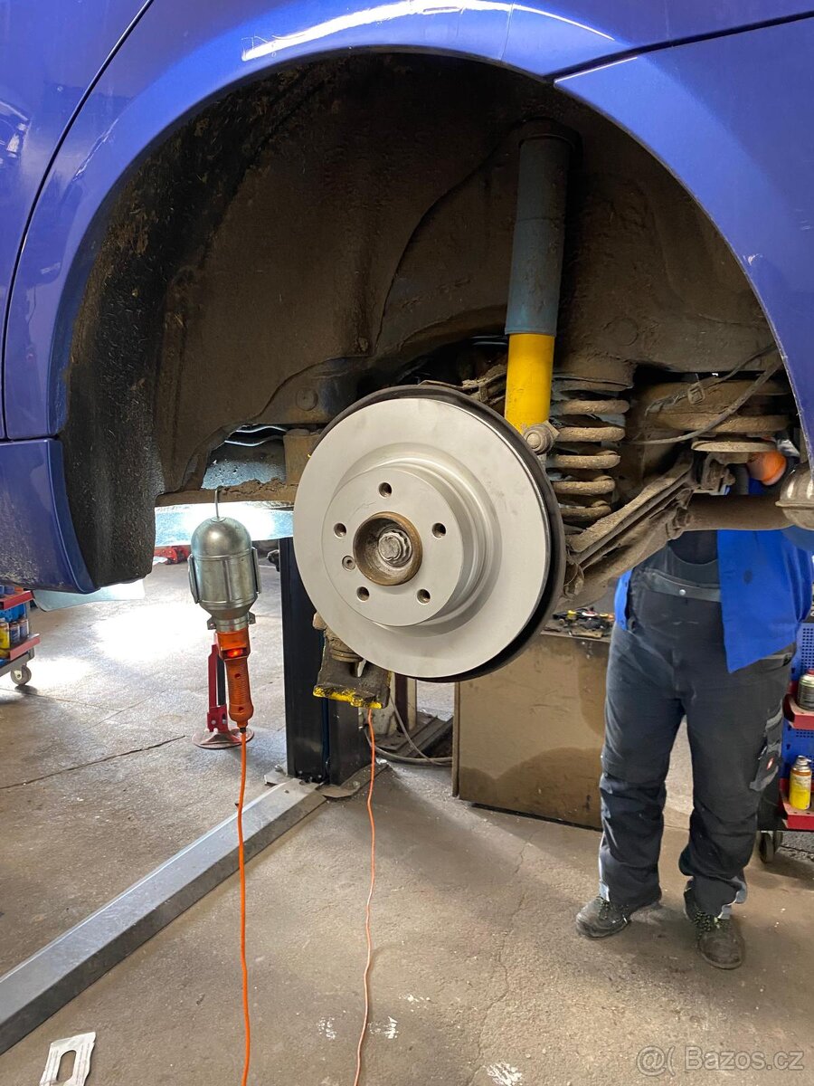 BMW E90 318d doplňky od ac schnitzer - 17