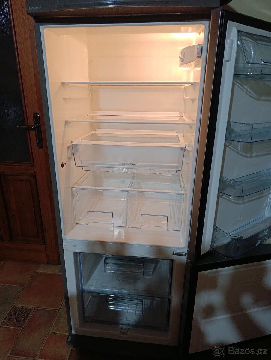 Lednice s mrazakem - 17