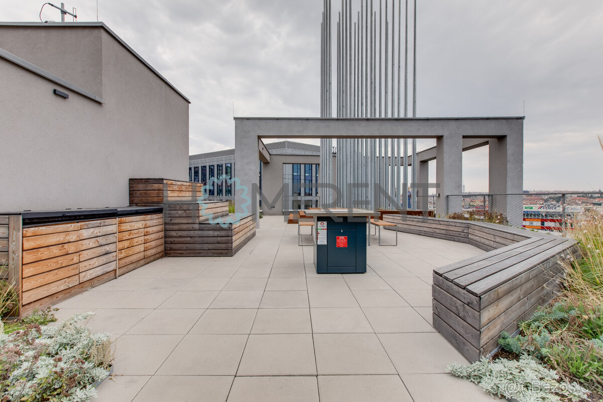 Moderní byt 1+kk s velkým balkonem a sdílenou terasou – Smíc - 17