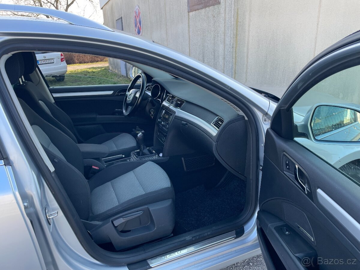 Škoda Superb 2,0 TDi - 17