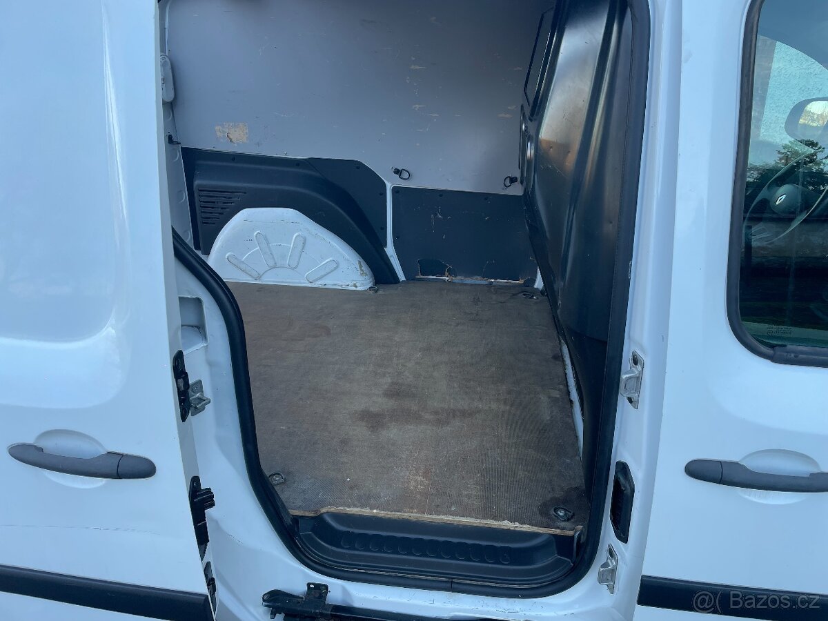 Renault Kangoo 1.5 dCi DPH Posuvná střecha - 17