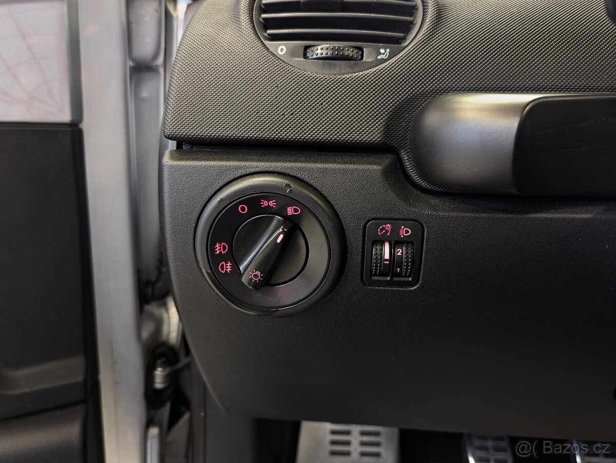 Volkswagen New Beetle 2.3 V5 125kW SPORT EDITION, ŠÍBR, KŮŽE - 17