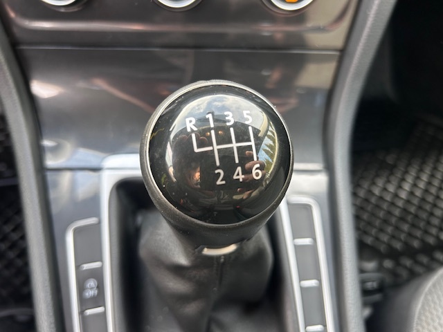 VW Golf Variant 1.0 TSi, 2017, automatická klima, tempomat - 17