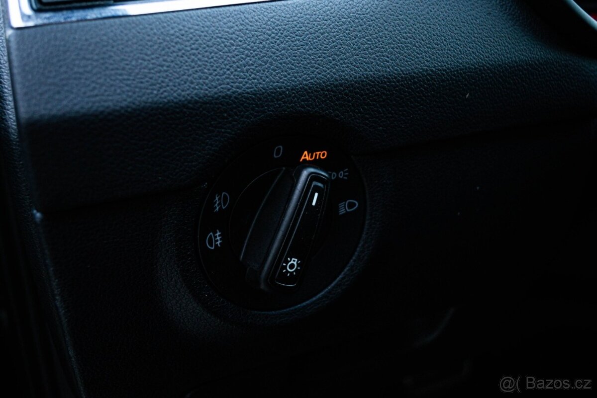 Škoda Octavia Combi 2.0 TDI DPF RS DSG - 17