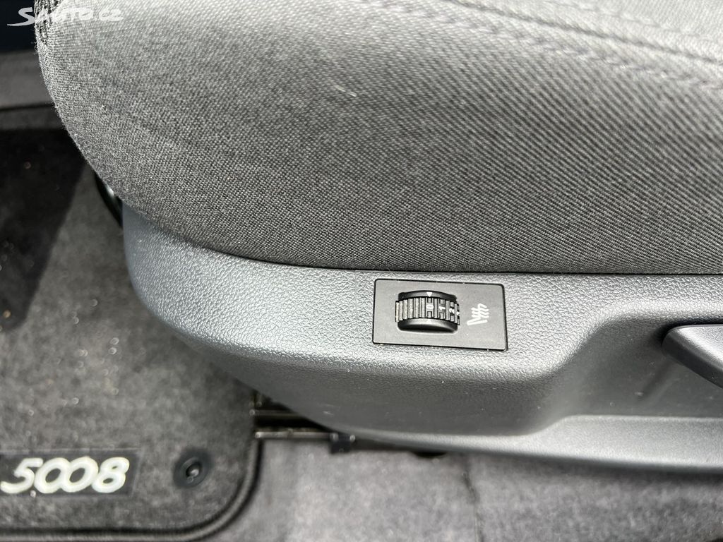 🚗 Peugeot 5008 2.0HDi NAVI KAMERA TAŽNÉ ALU - 17