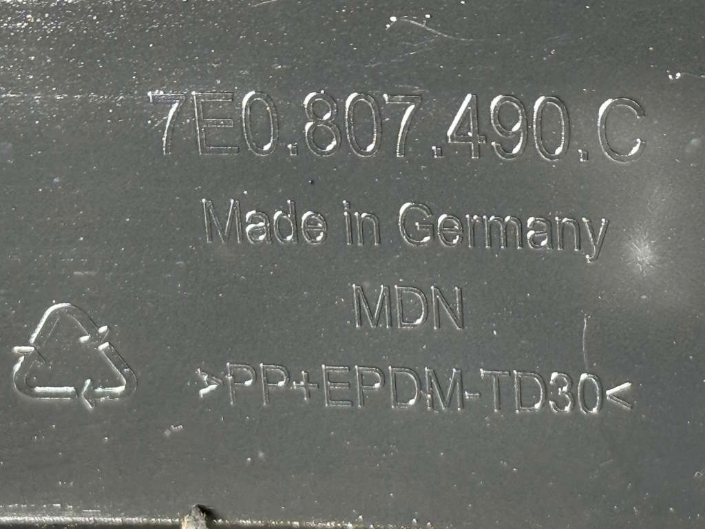 VW TRANSPORTER T6 15-19 nárazník LC9X 7E5807221D - 17