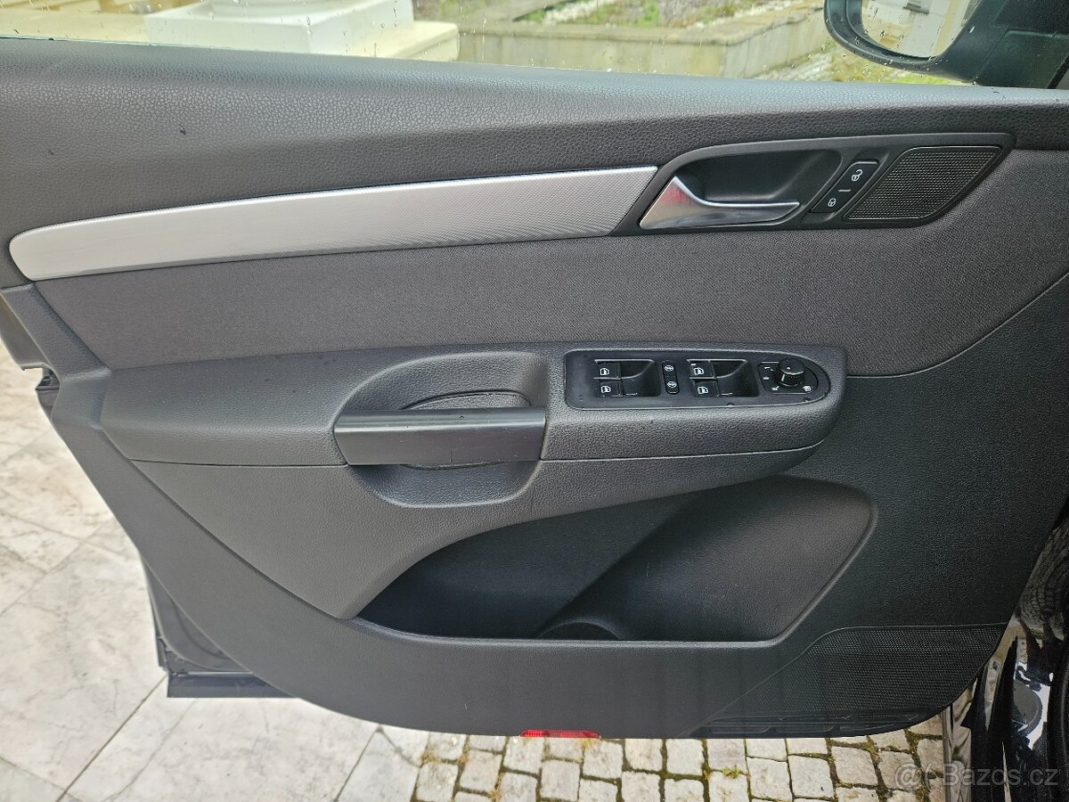 VW Sharan 2.0 TDI 103 kW m. 2011, 7 míst, Dovoz SRN Nová STK - 17