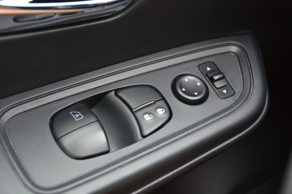 Nissan Micra TEKNA 1,0 i 74 kw jen 17000km- 2020 - 17