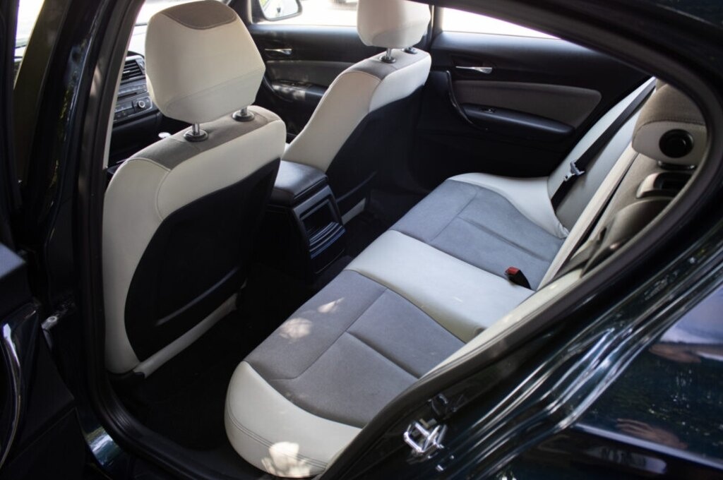 BMW 116i z roku 2011 - 17