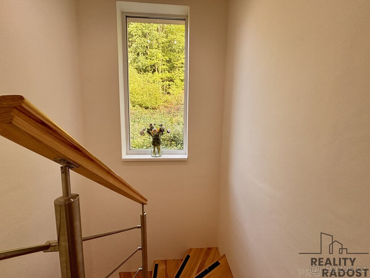 Prodej chaty 4+kk 133 m2, pozemek 728 m2, k celoročnímu bydl - 17