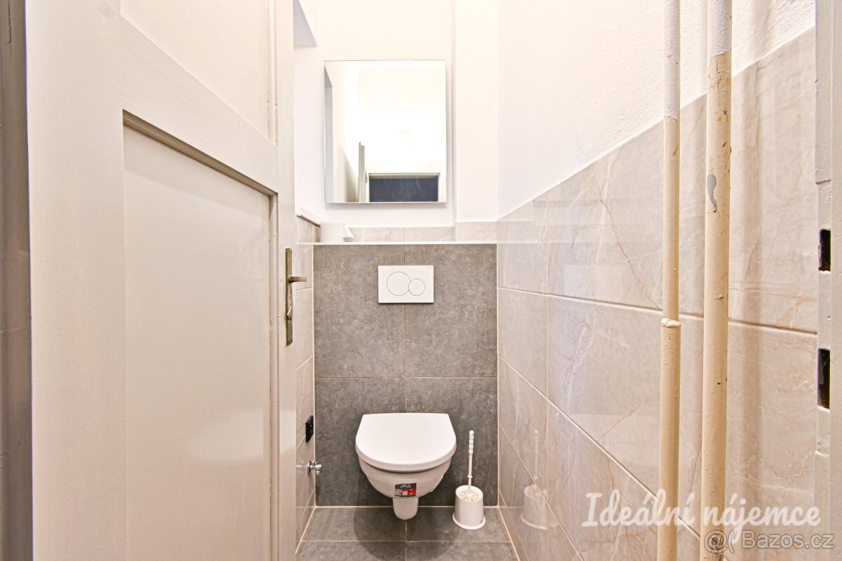 Pronájem bytu 2+1, Hálkova 1157/10, Znojmo - 22.300,- Kč/měs - 17