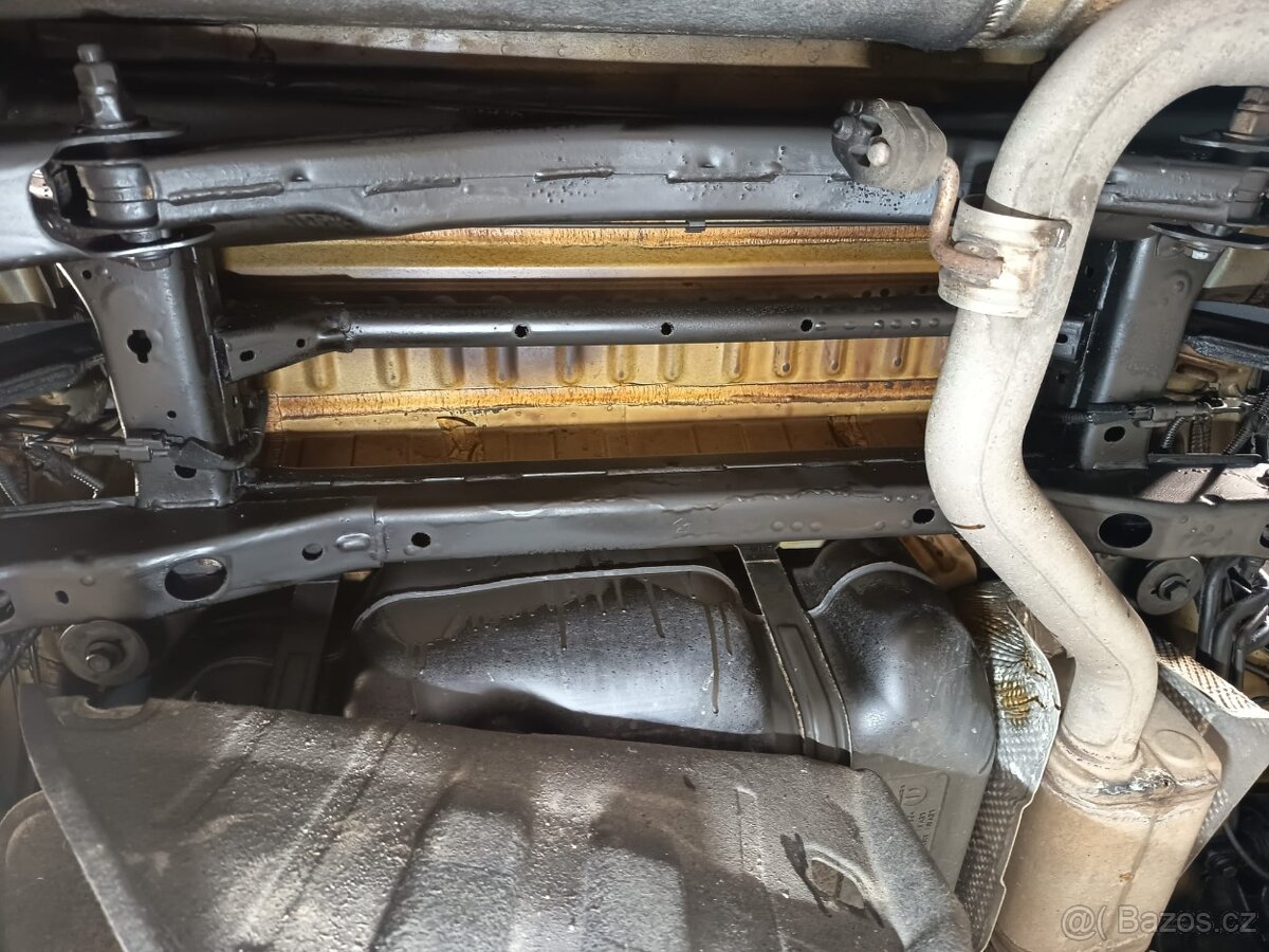 Chrysler Pacifica 3,6L V6, 7míst, bohatá výbava, nový model - 17
