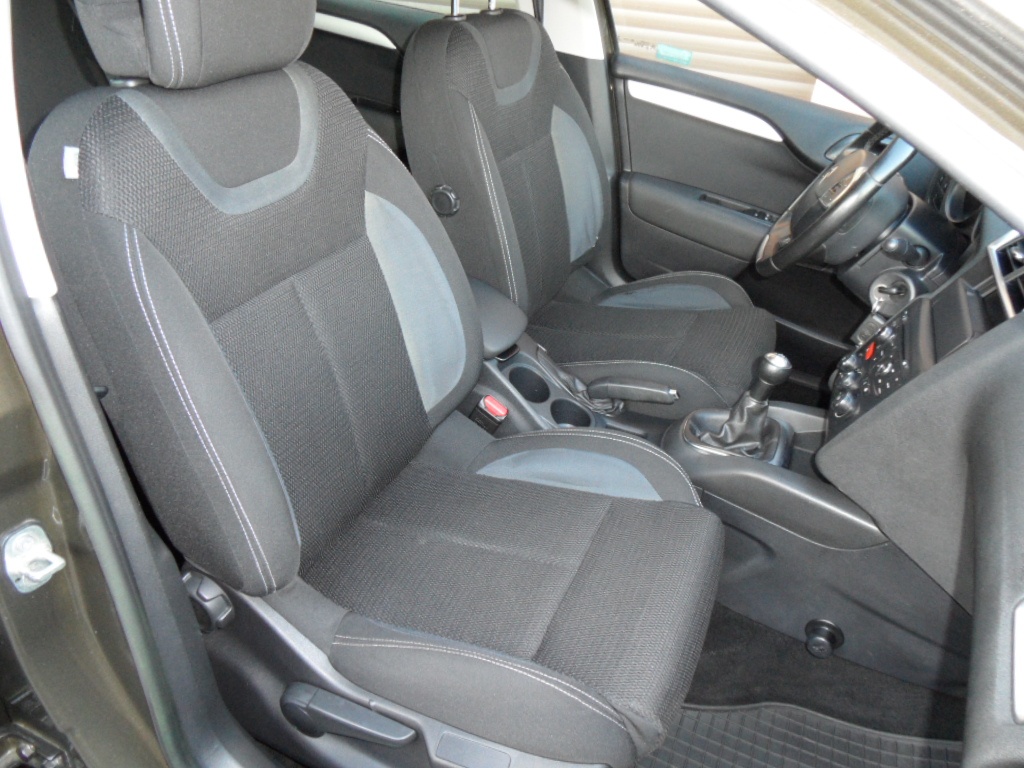 Citroen C4 1.6 HDi,66kw,1.maj.zak v ČR,naj.114000km - 17