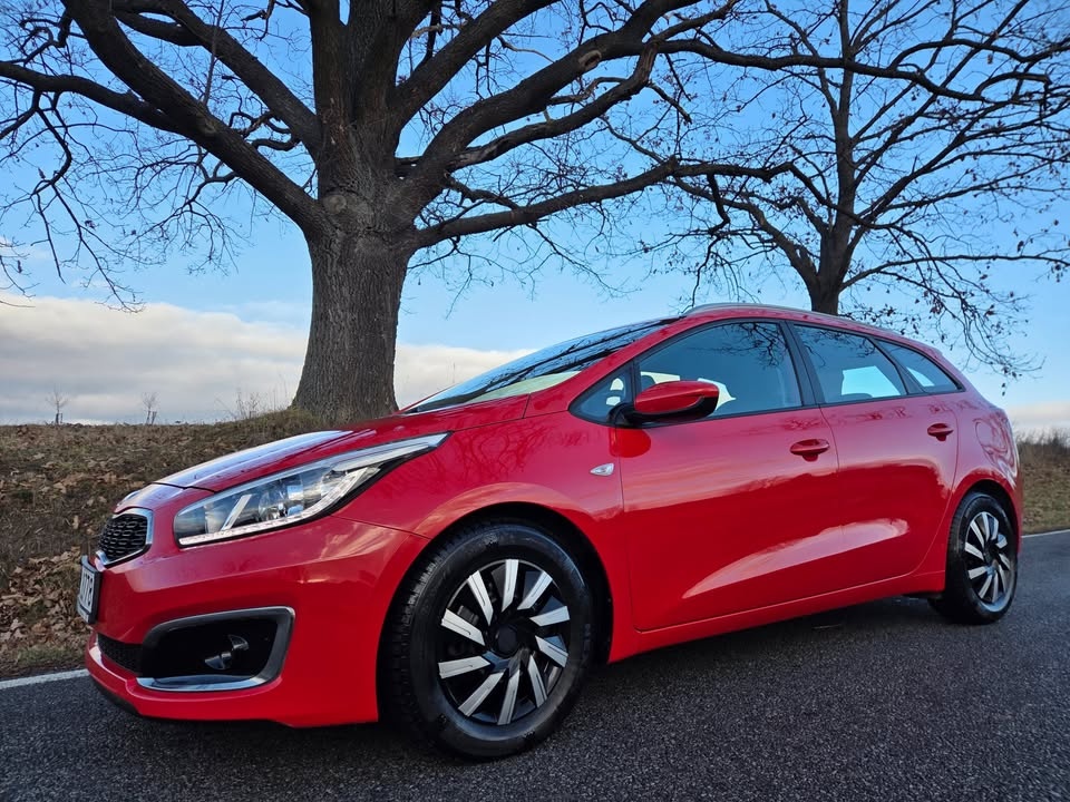 KIA CEED COMBI - KUP ČR - NAFTA - UDRŽOVANÝ - 2016 - 17