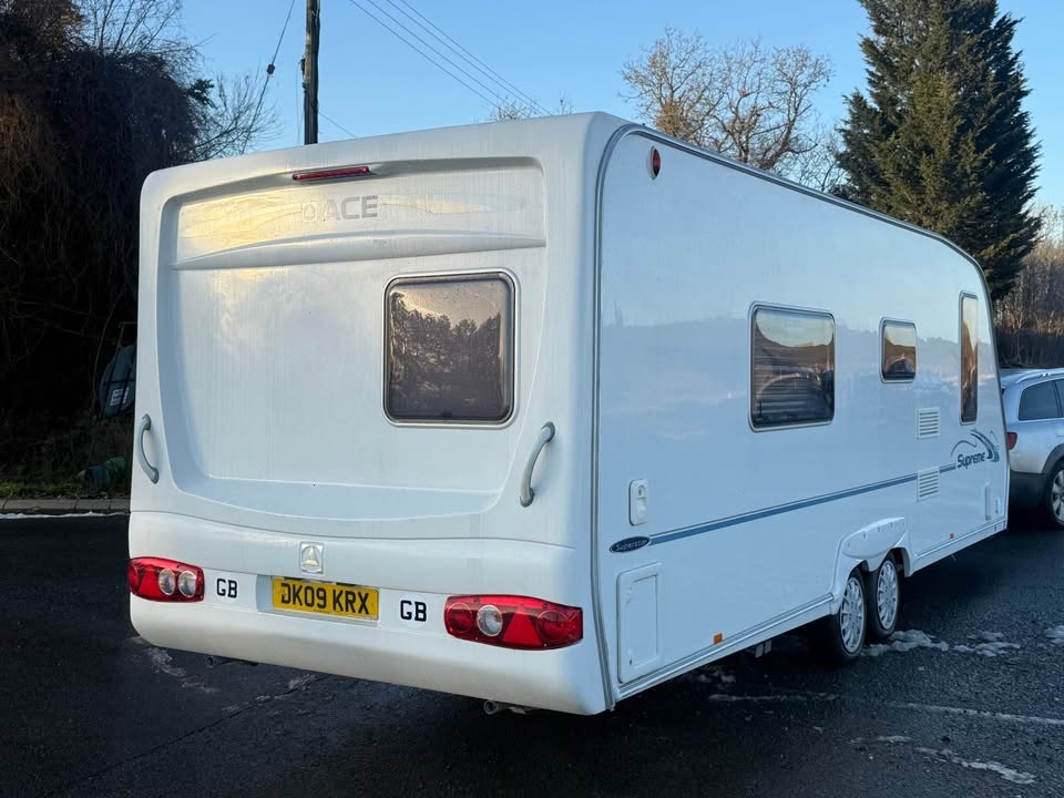 SWIFT Ace Supreme Superstar obytný KARAVAN SOLAR NOVA STK - 17