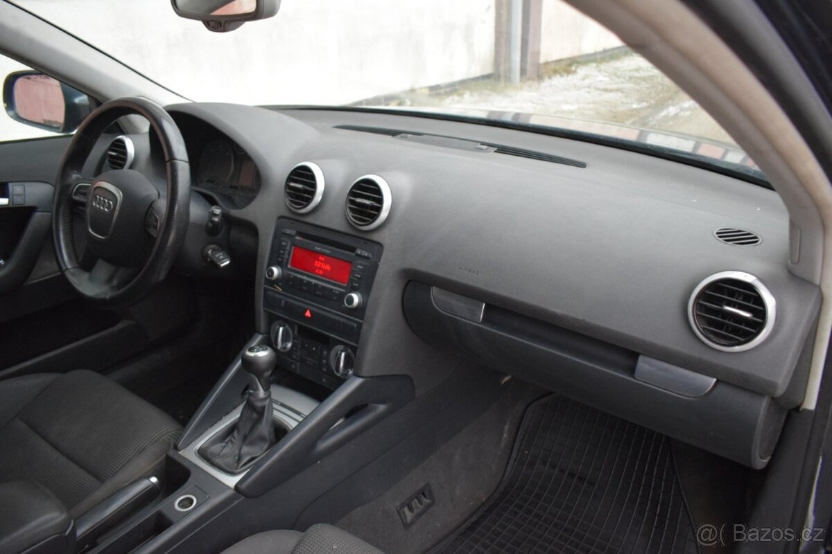 Audi A3 SPORTBACK 1.6 TDi/2011/TAŽNÉ/ - 17
