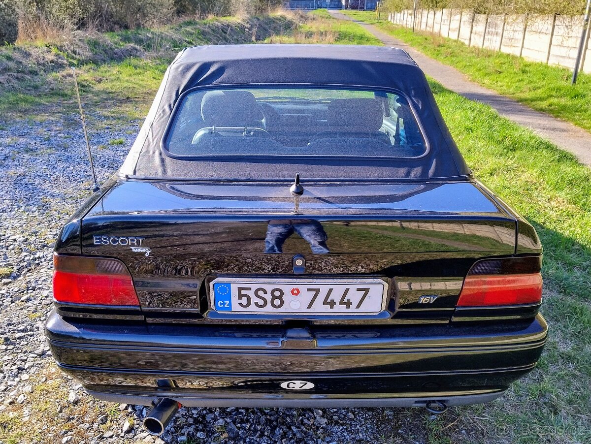 Ford Escort 1,8 16V - 17