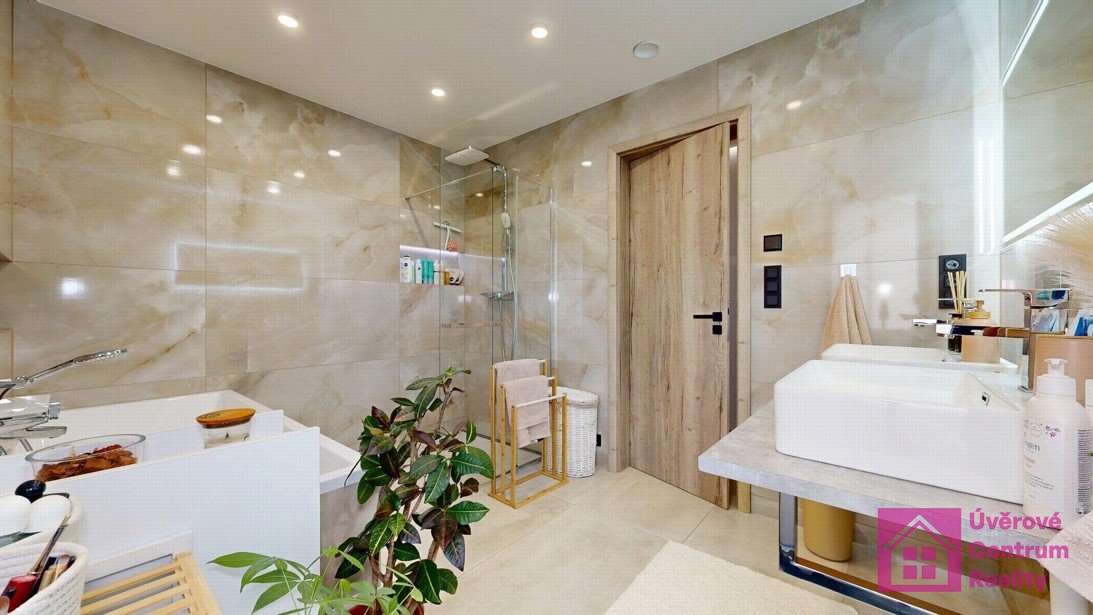 Prodej novostavby RD 5+kk, bazén, zahrada, Březí - 17