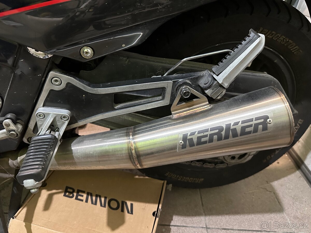 Kawasaki GPZ 1000rx - 17